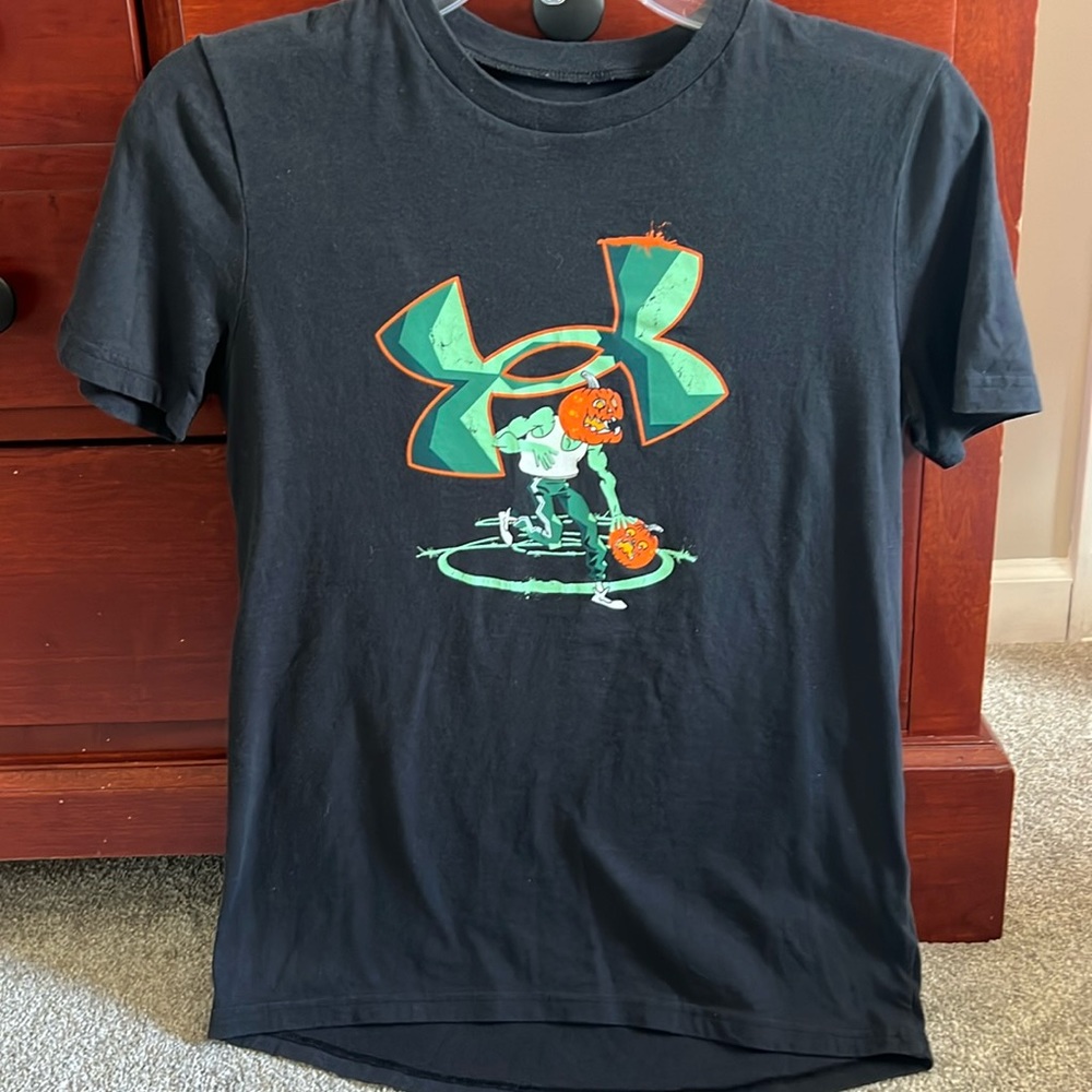 UA boys T-shirt